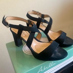 Abella True comfort Lapis,Blk Mic Suade heels